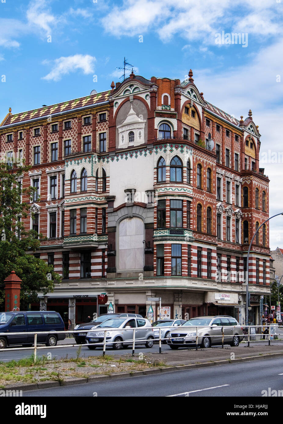 Berlin, Gesundbrunnen. Luisenhaus, entworfen von Carl Galuschki (1892-3) schönes historischen aufgeführten Gebäude mit dekorativen Backsteinfassade & verzierten Giebel Stockfoto