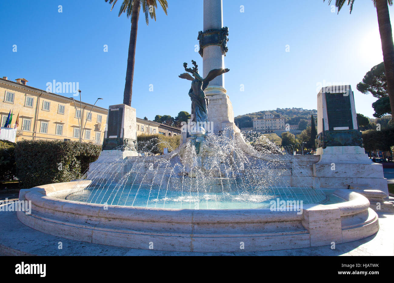 Frascati Monumento Ai Prodi, Fontana dell'Episcopio auf dem Hauptplatz. Stockfoto