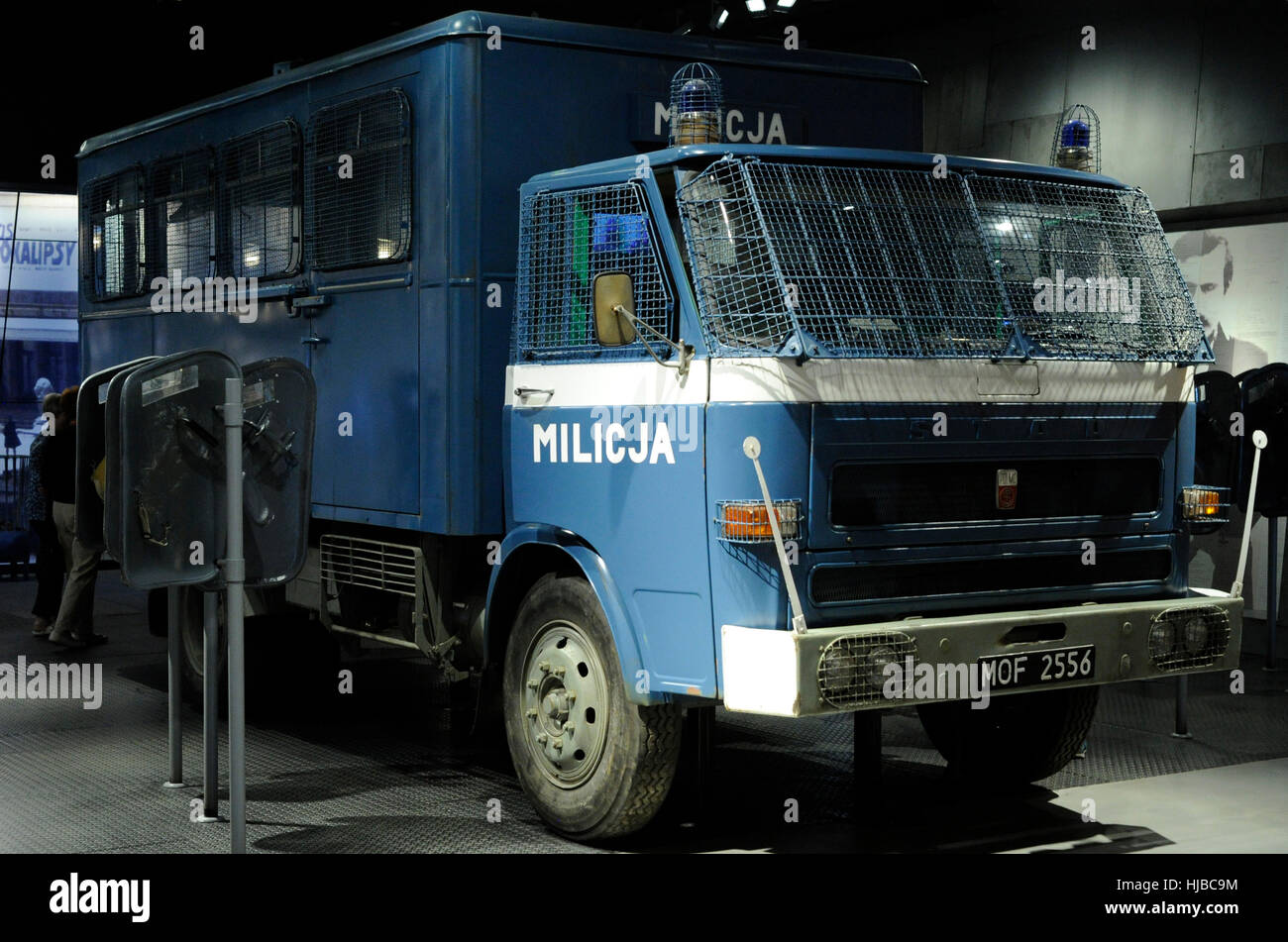 Polen. Danzig. Europäische Solidarität Center. Polizei-Fahrzeug des kommunistischen Regimes. 80. Stockfoto