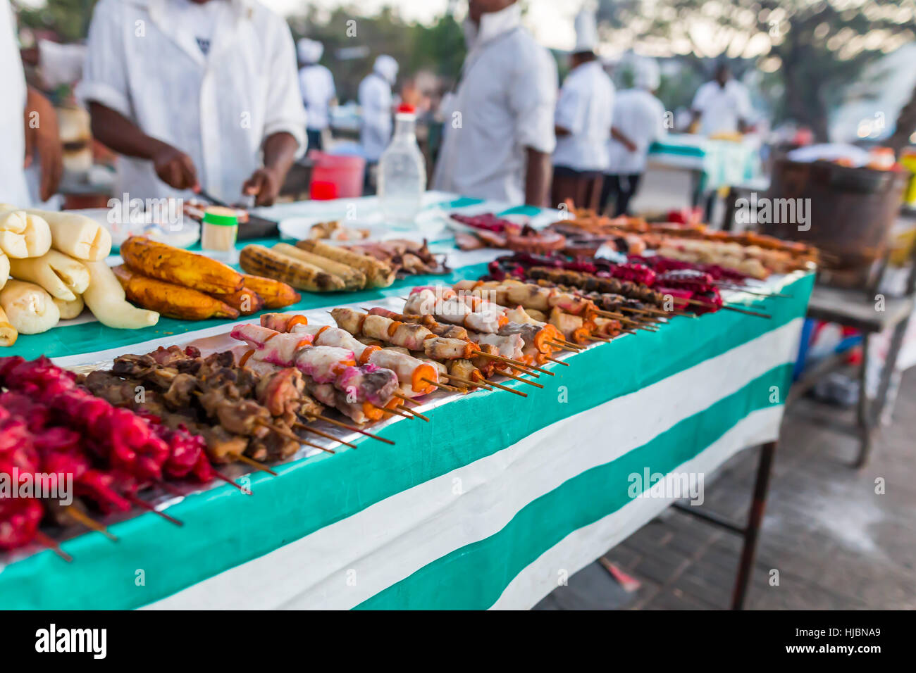 Stone Town, Sansibar, Tansania - Oktober 2016: Street Food-Kultur ist nach Cholera-Epidemie im April 2016 in Sansibar erholen. Stockfoto