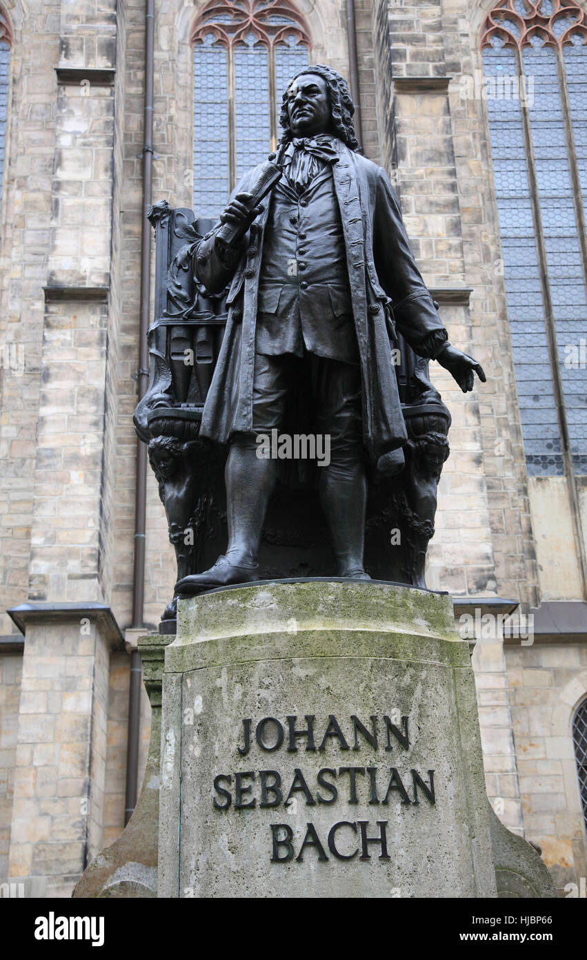Johann-Sebastian-Bach-Statue vor der Thomaskirche (Kirche), Leipzig, Sachsen, Deutschland, Europa Stockfoto