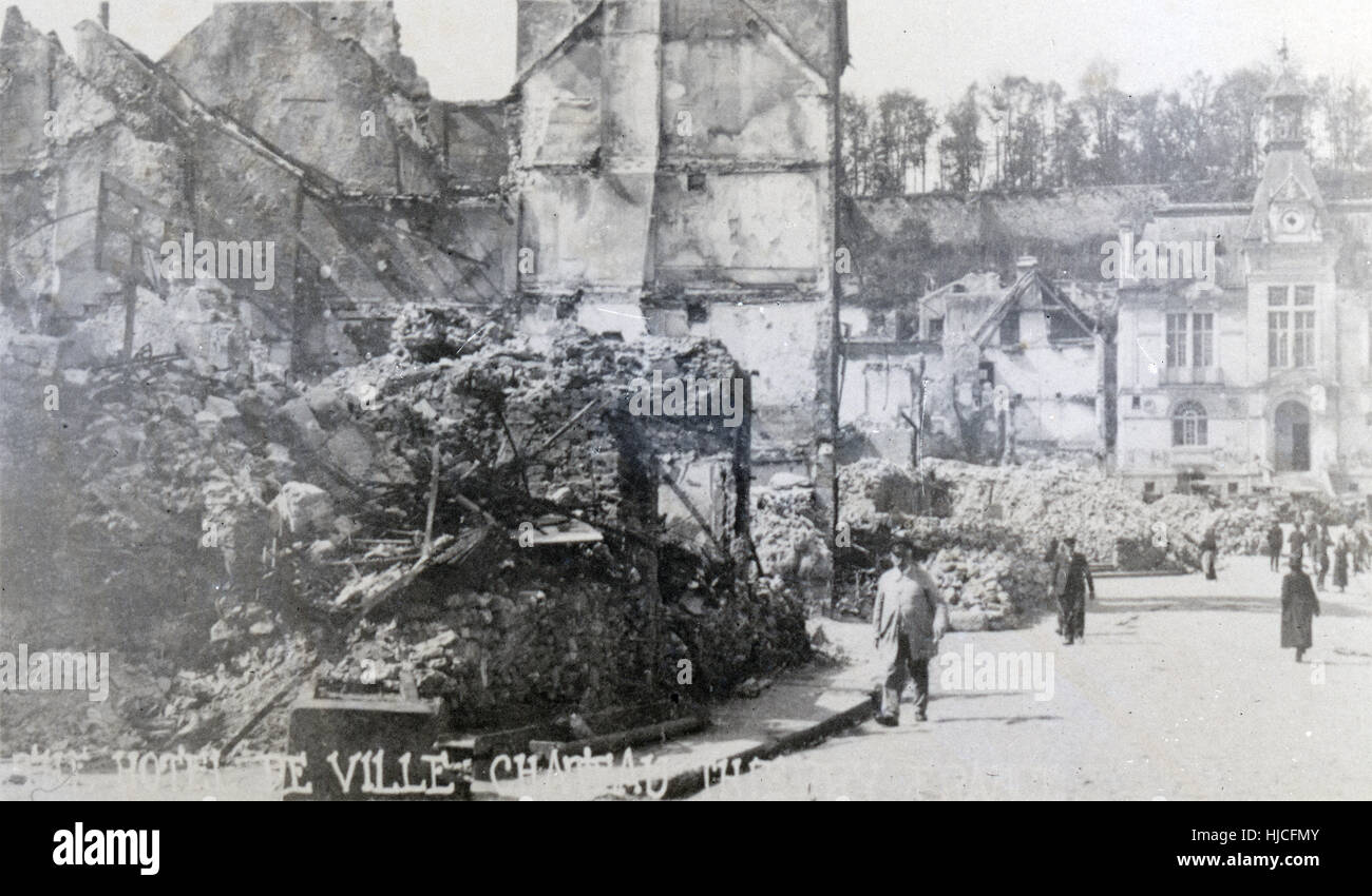 Antike Juli 1918 Foto, das Hotel de Ville, Chateau Thierry, Frankreich. Die Schlacht von Château-Thierry wurde am 18. Juli 1918 gekämpft und war eine der ersten Aktionen des amerikanischen Expeditionskorps unter General John J. "Black Jack" Pershing. Stockfoto