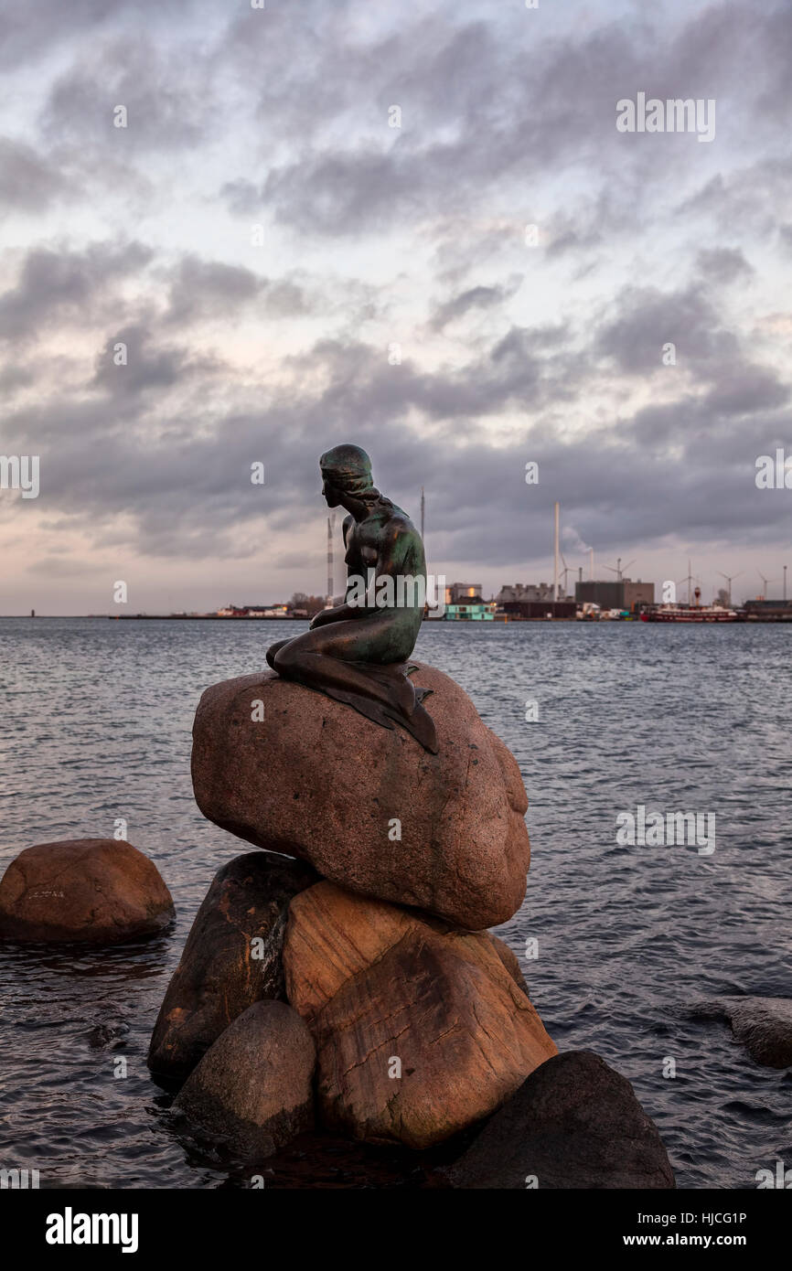 Die berühmte kleine MeerjungfrauStatue. Kopenhagen, Dänemark Stockfotografie Alamy