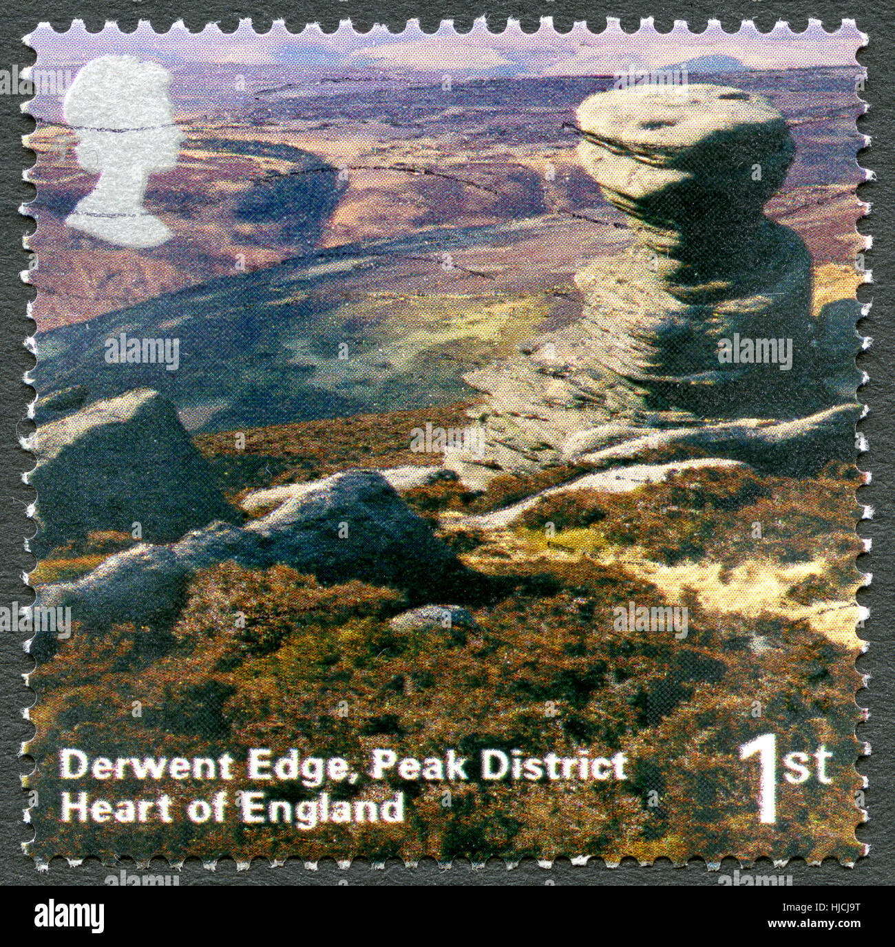 Vereinigtes Königreich - CIRCA 2006: Eine gebrauchte Briefmarke aus dem Vereinigten Königreich, Darstellung eines Bildes im Peak District in England, Derwent Kante ca. 2006. Stockfoto