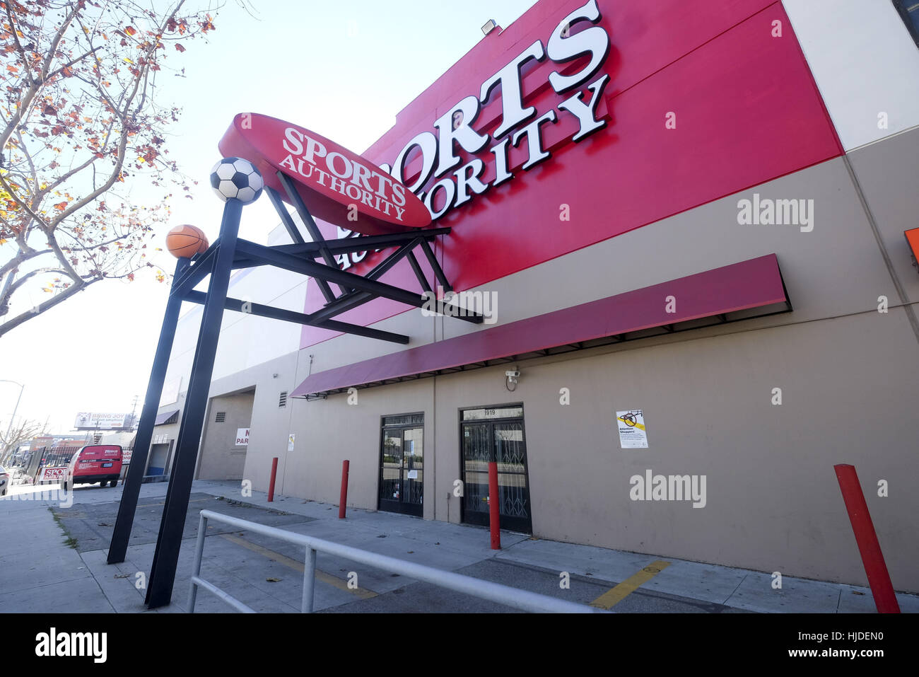 Los Angeles, Kalifornien, USA. 17. Januar 2017. Freie Sports Authority speichern im 1919 S Sepulveda Blvd West Los Angeles. Bildnachweis: Ringo Chiu/ZUMA Draht/Alamy Live-Nachrichten Stockfoto