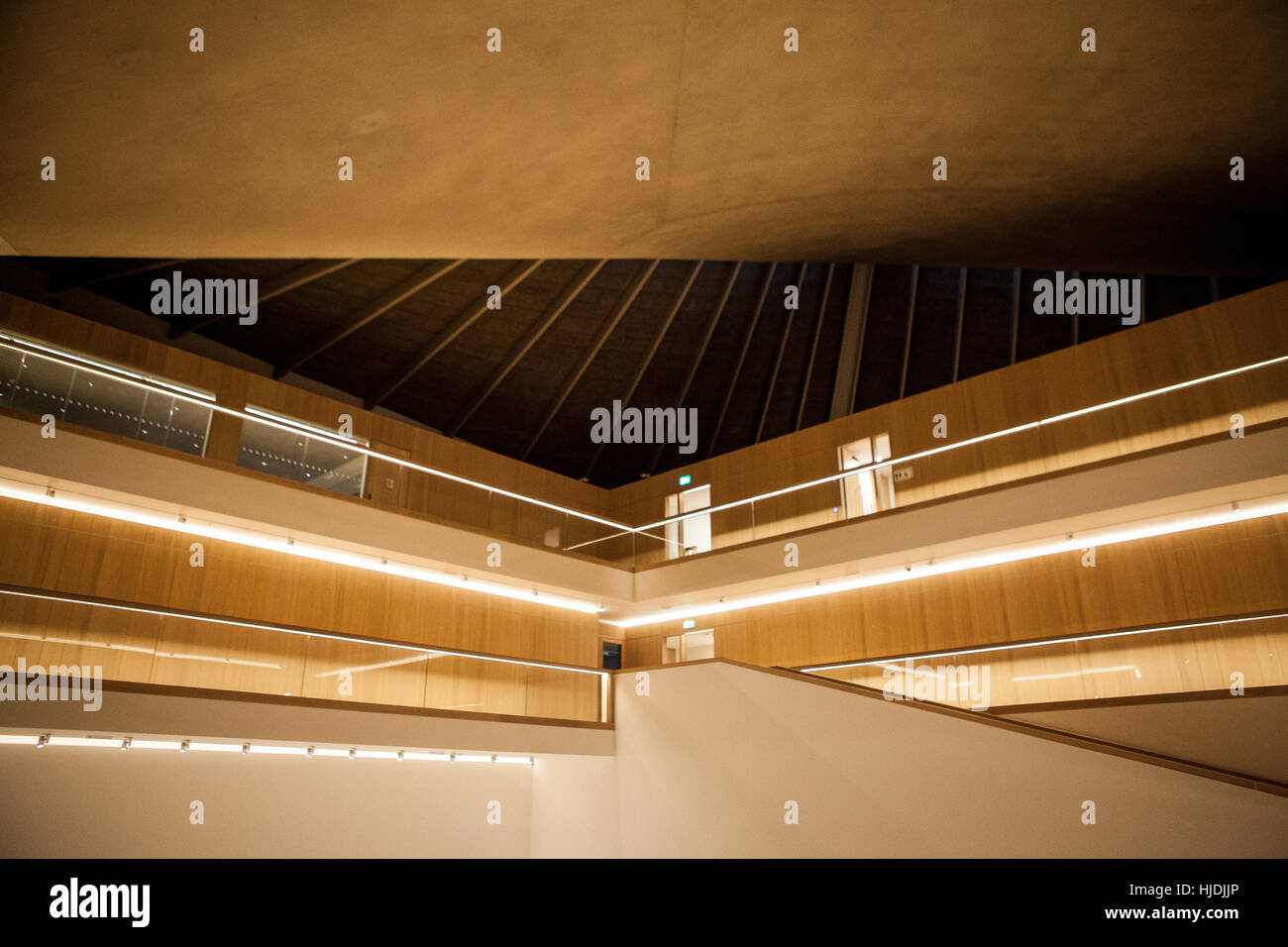 Das Atrium im neuen Design-Museum, entworfen von dem Architekten John Pawson. Stockfoto