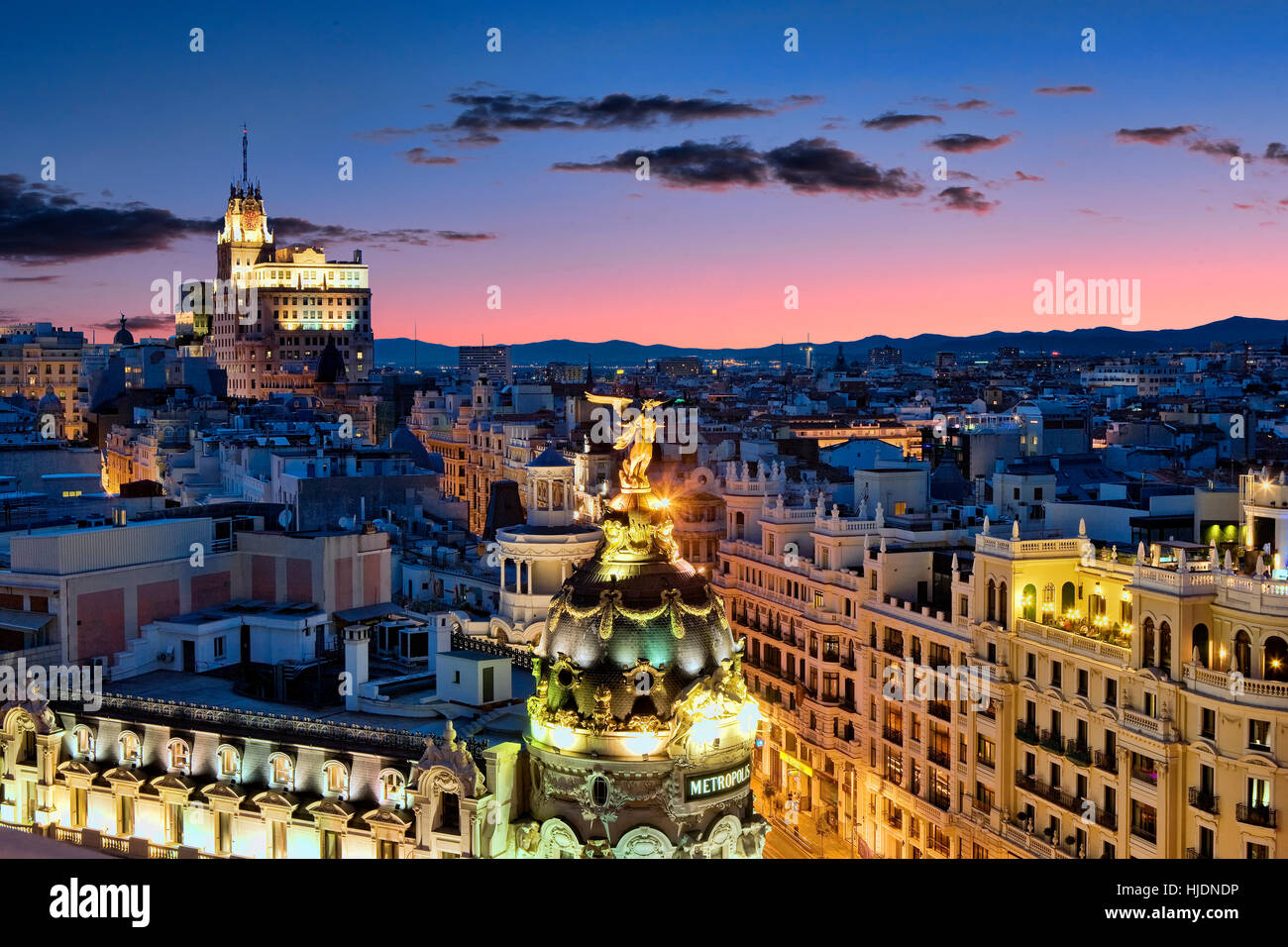 Gebäude und Stadt Skyline Metropole Madrid Stockfoto