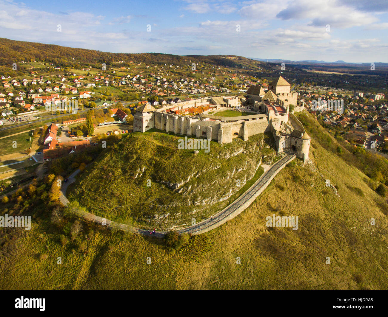 Erhöhte Ansicht des Sumeg Schlosses in Ungarn Stockfoto