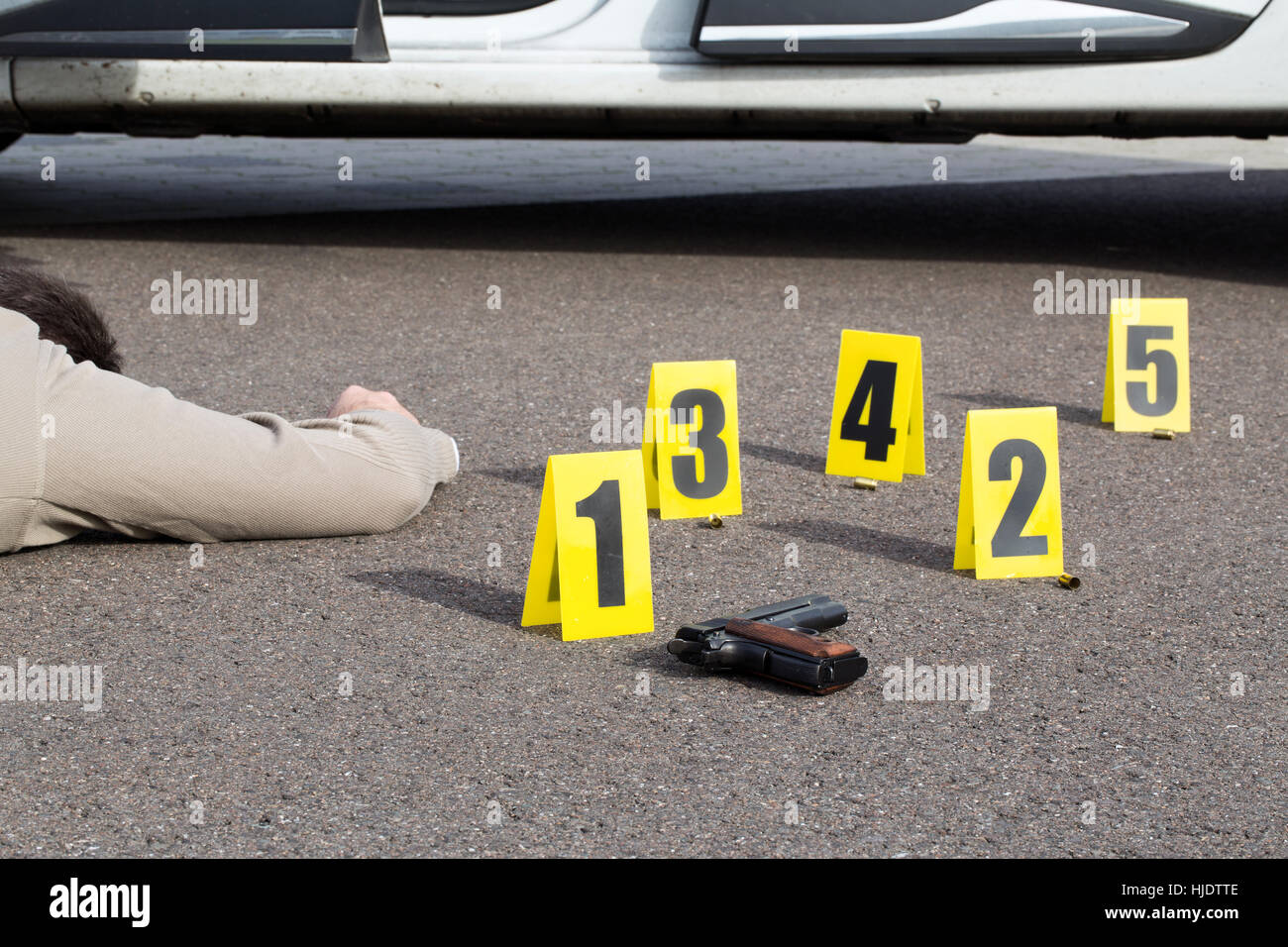 ID-Zelte am Tatort nach Schießerei Stockfoto