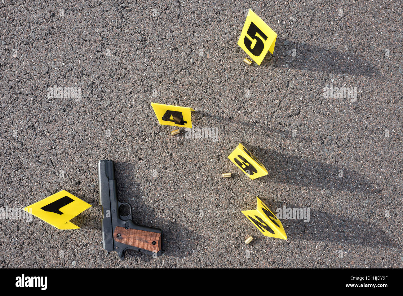 ID-Zelte am Tatort nach Schießerei Stockfoto