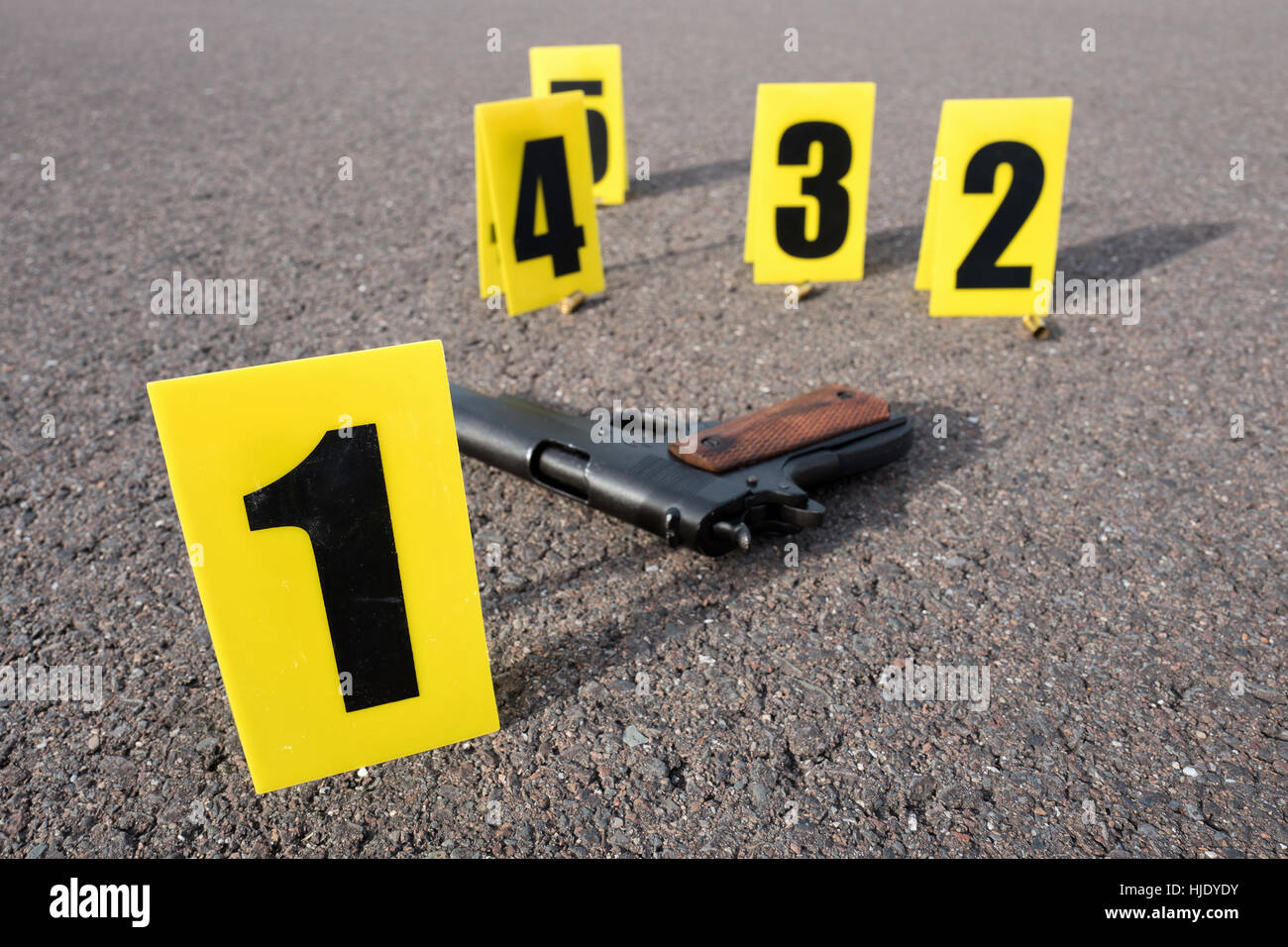 ID-Zelte am Tatort nach Schießerei Stockfoto