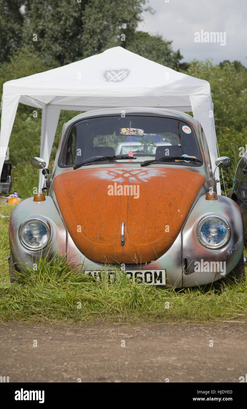 Historische Volkswagen zeigen an caldicot Castle Stockfoto