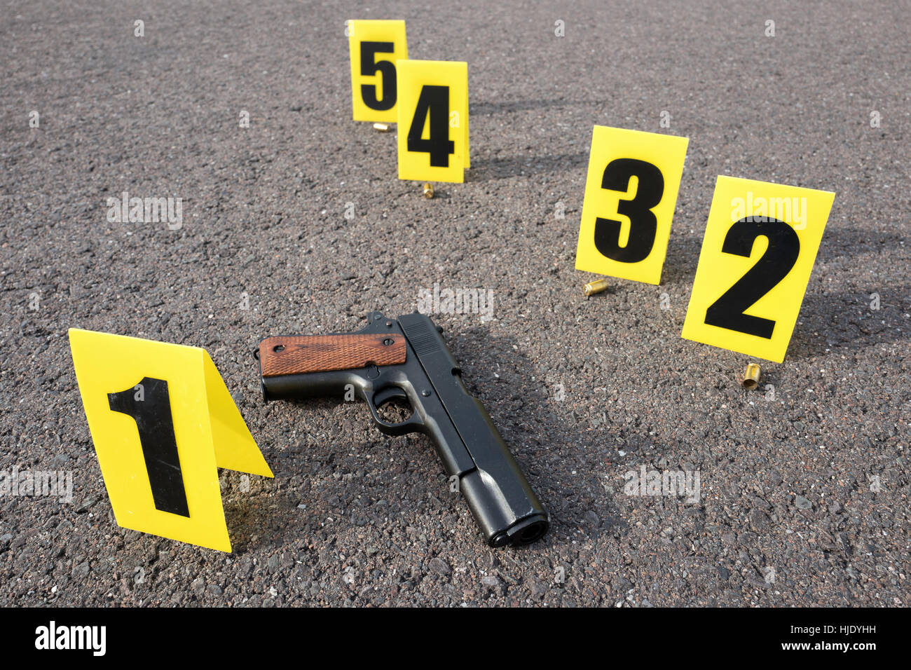 ID-Zelte am Tatort nach Schießerei Stockfoto