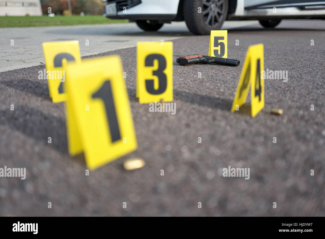 ID-Zelte am Tatort nach Schießerei Stockfoto