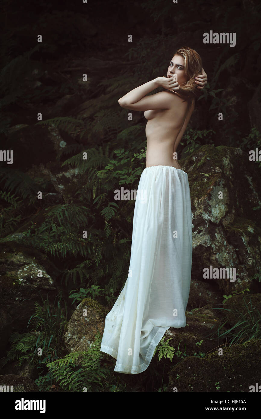 Unschuldige Wald Jungfrau. Fantasie und ätherisch Stockfoto