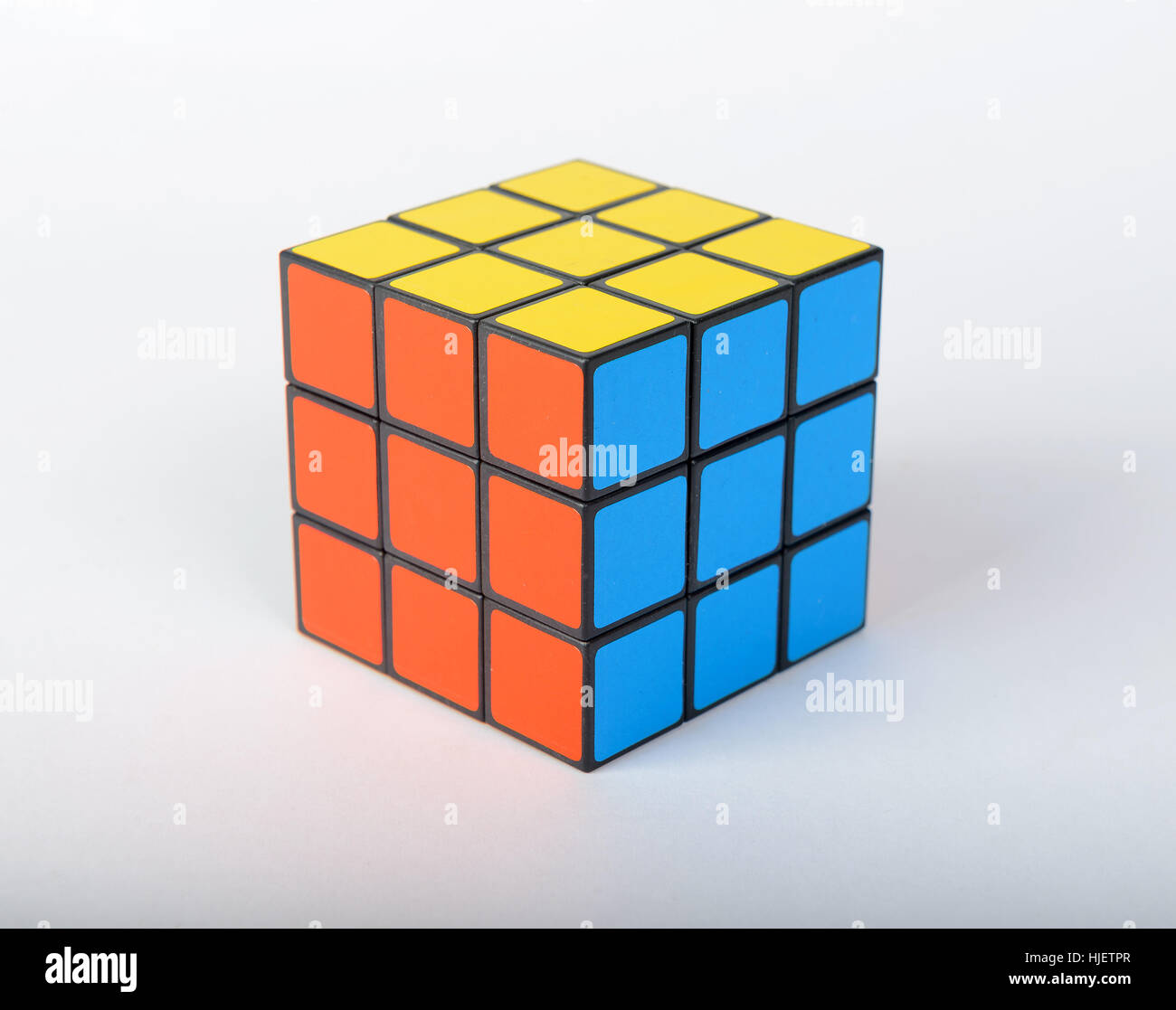 Rubiks Cube Ausschnitt isoliert auf weißem Hintergrund Stockfoto