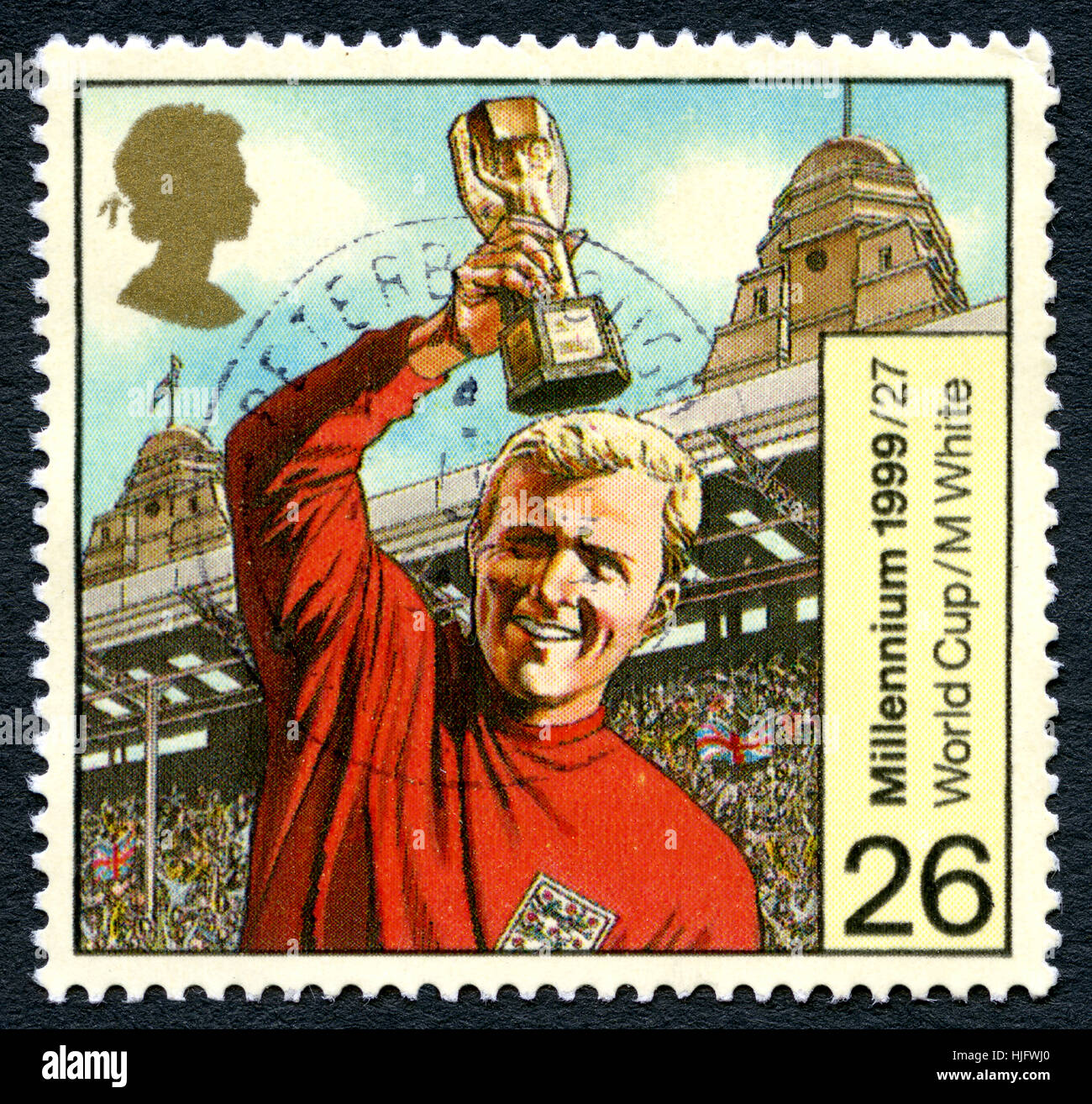Großbritannien - CIRCA 1999: Eine gebrauchte Briefmarke aus dem Vereinigten Königreich, zum Gedenken an England gewinnt die Fußballweltmeisterschaft 1966, circa 1999. Stockfoto