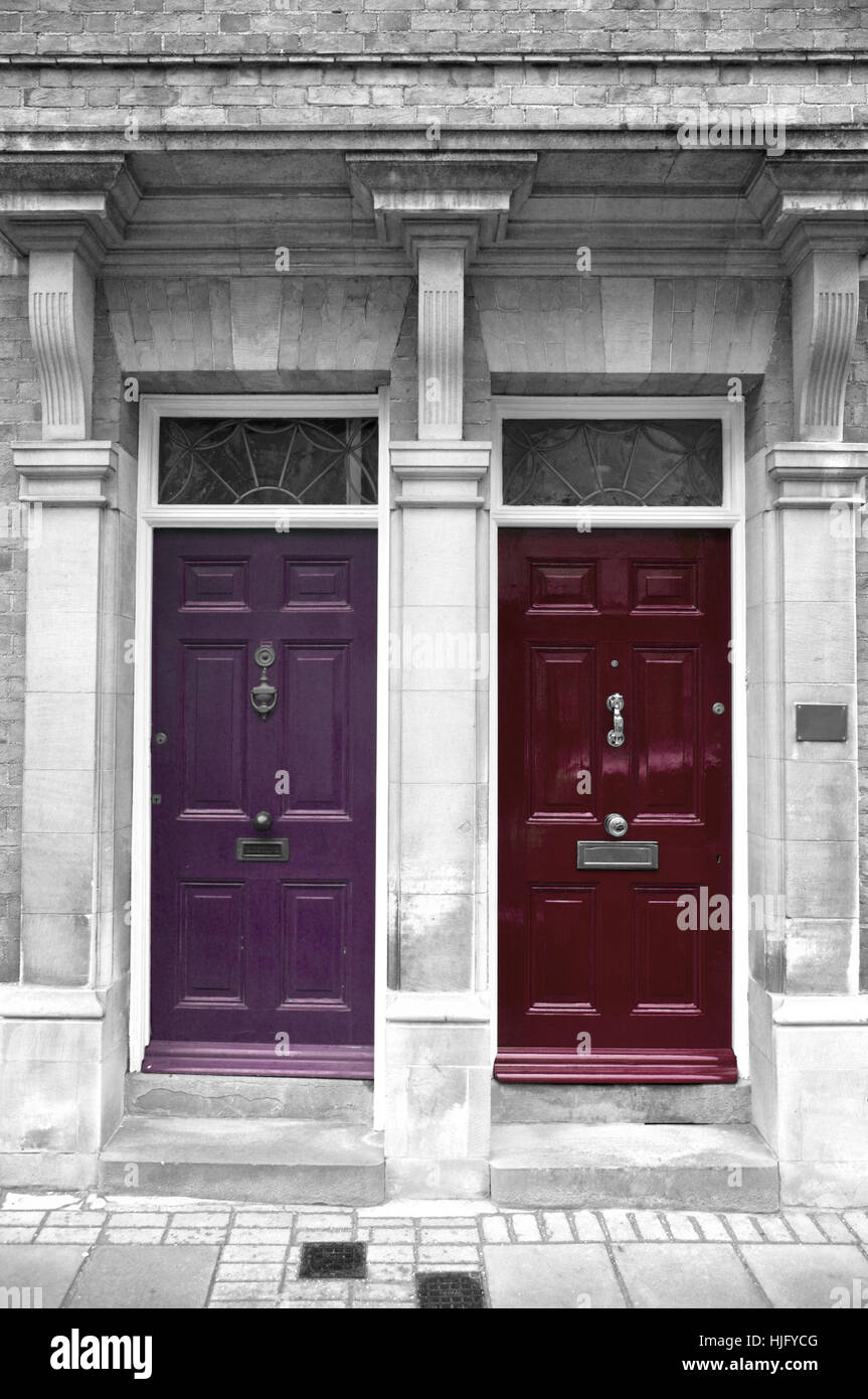 Antike Türen in London, England Stockfoto