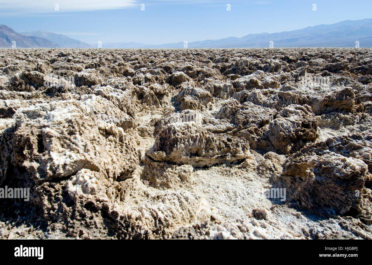 Krusten Salz am Devils Golf Course, Death Valley Nationalpark, Kalifornien, USA Stockfoto