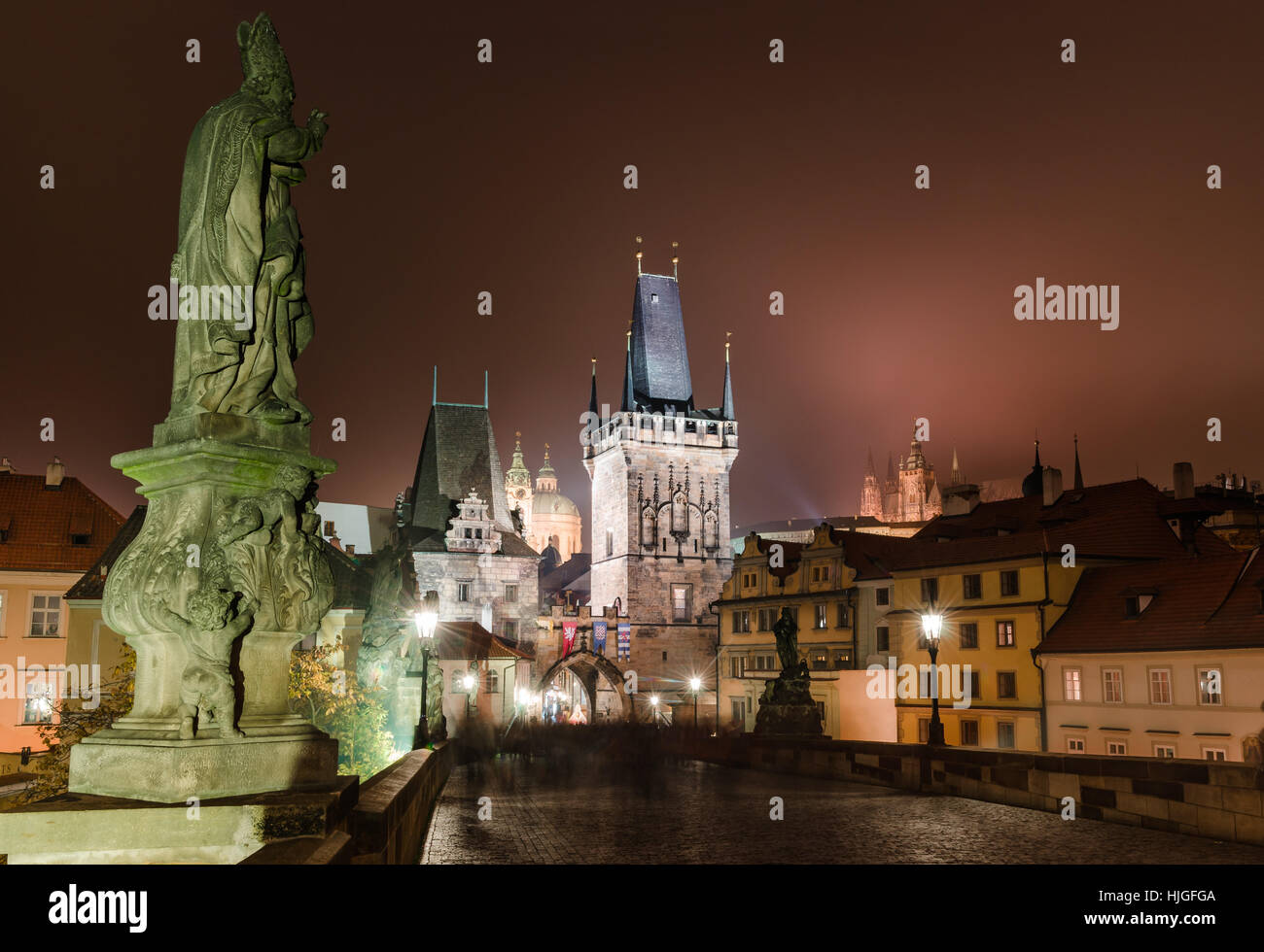 Turm, Reisen, Kunst, Kultur, Statue, Brücke, Nacht, Nacht, Tourismus, Ziel, Stockfoto