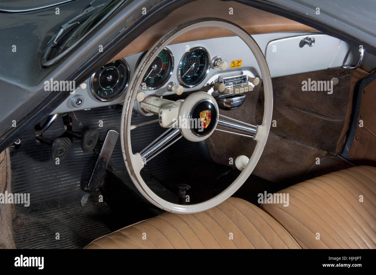 Porsche 356 Heckmotor klassischen, Luft gekühlten deutschen Sportwagen-Interieur Stockfoto