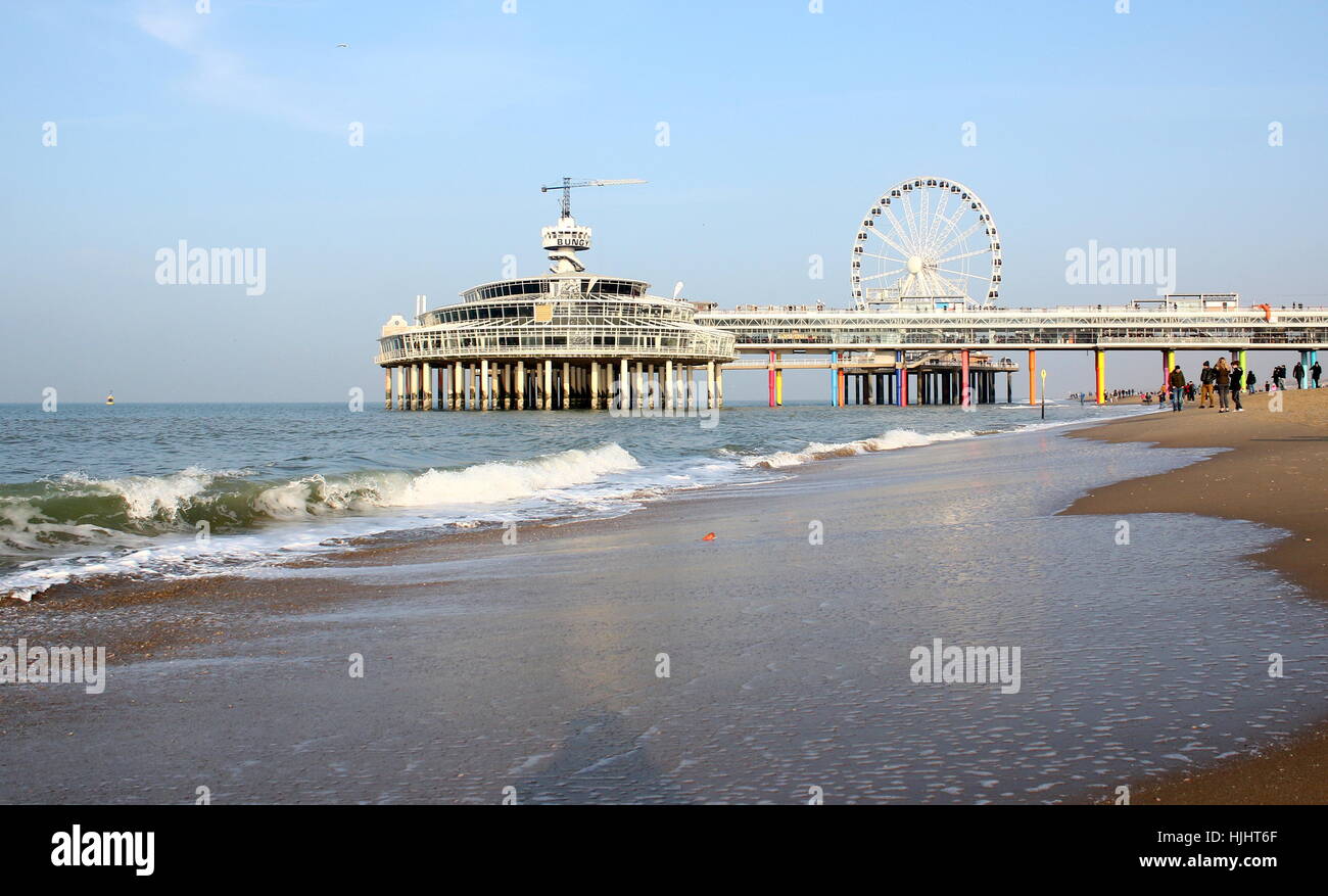 Scheveningen Pier an der NordseeBadeort Scheveningen Den Haag (The
