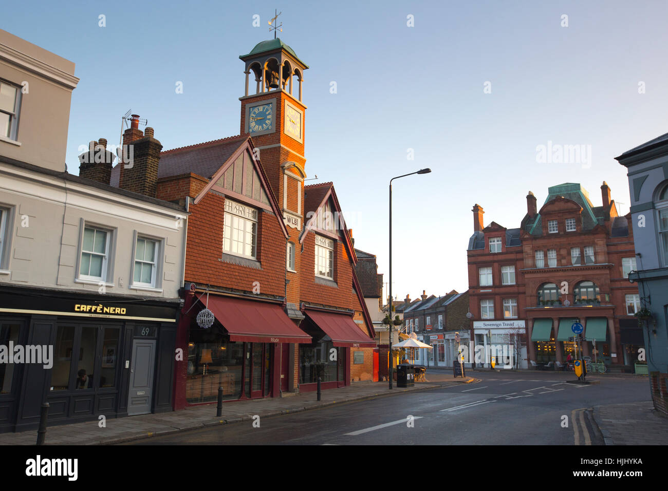 Einfach morgens Sonnenaufgang, Wimbledon High Street, Old Town, Südwesten von London, SW19, England, UK Stockfoto
