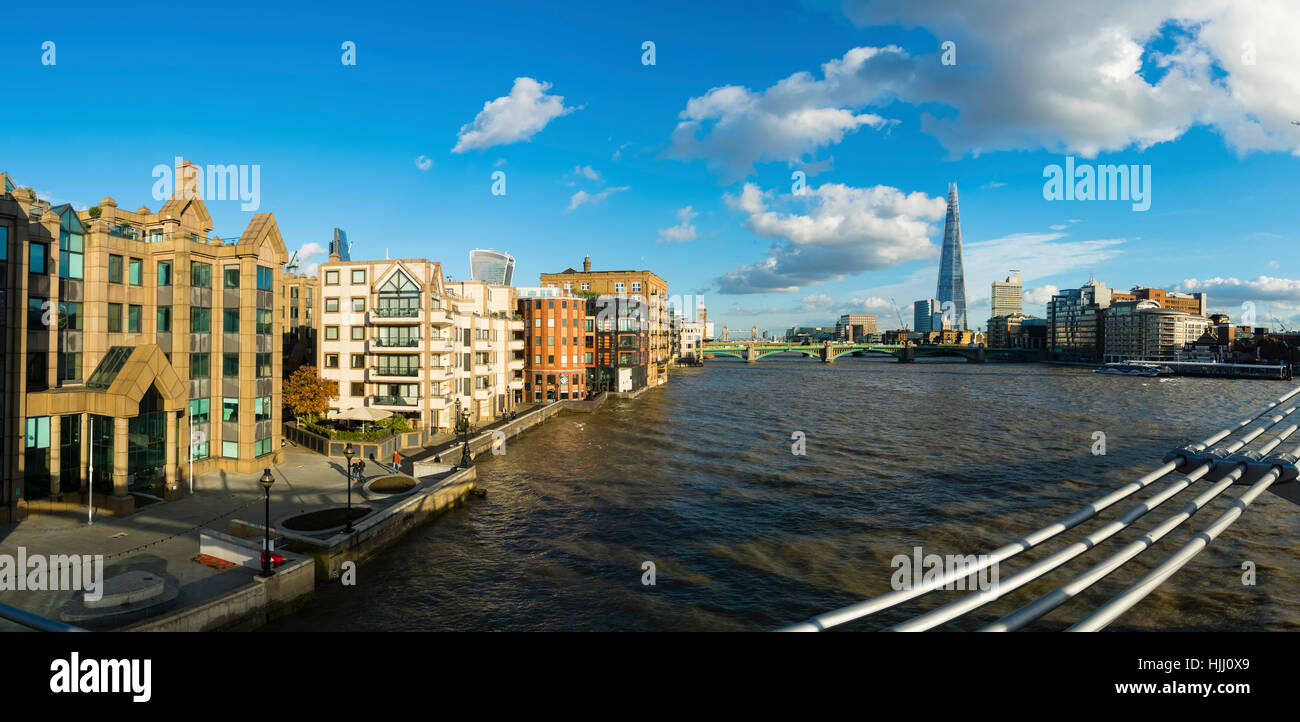 UK, London, Panorama-Ansicht mit The Shard und Themse im Vordergrund Stockfoto