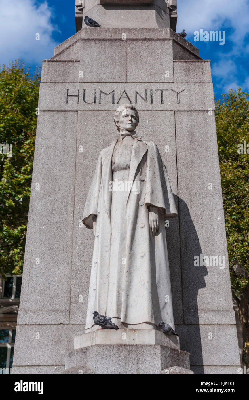 Statue, Edith Cavel außerhalb Sankt Martins im Feld Trafalgar Square in London. Stockfoto