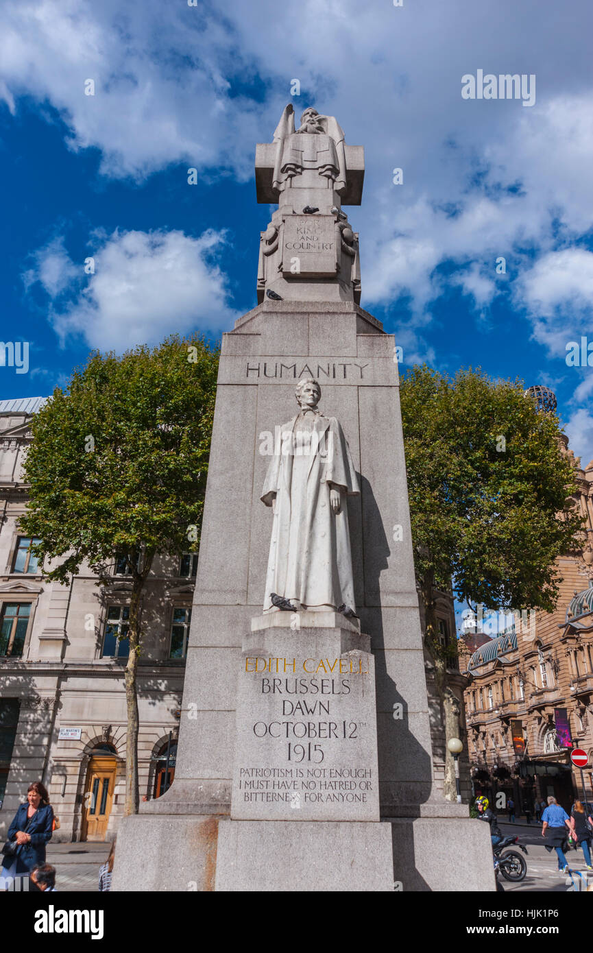 Statue, Edith Cavel außerhalb Sankt Martins im Feld Trafalgar Square in London. Stockfoto