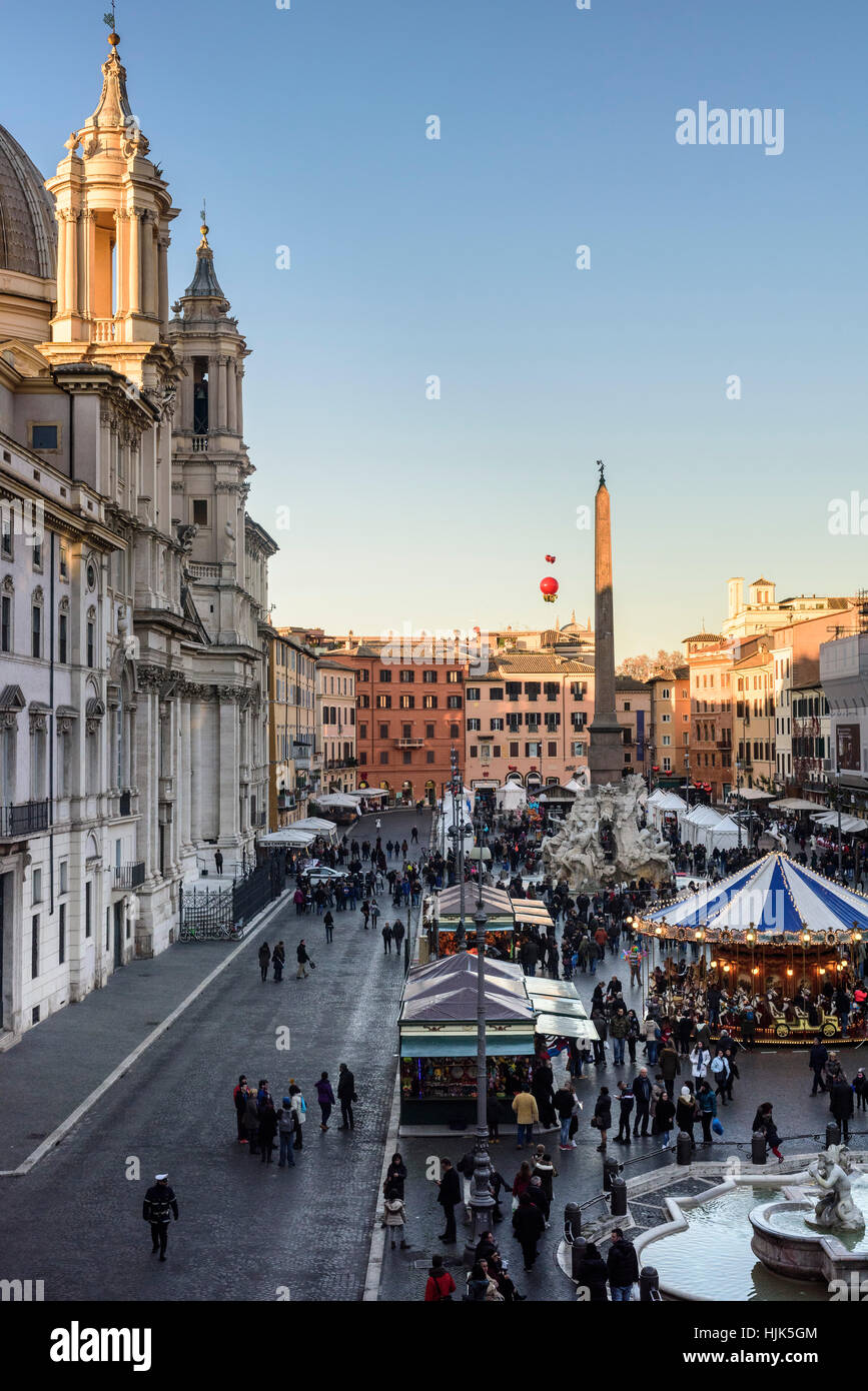 Rom. Italien. Weihnachtsmarkt auf der Piazza Navona (Mercatino di Natale della Befana). Stockfoto