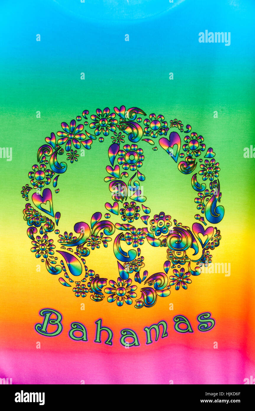 T-shirt zum Verkauf in einem Souvenirladen in Nassau Bahamas Stockfoto