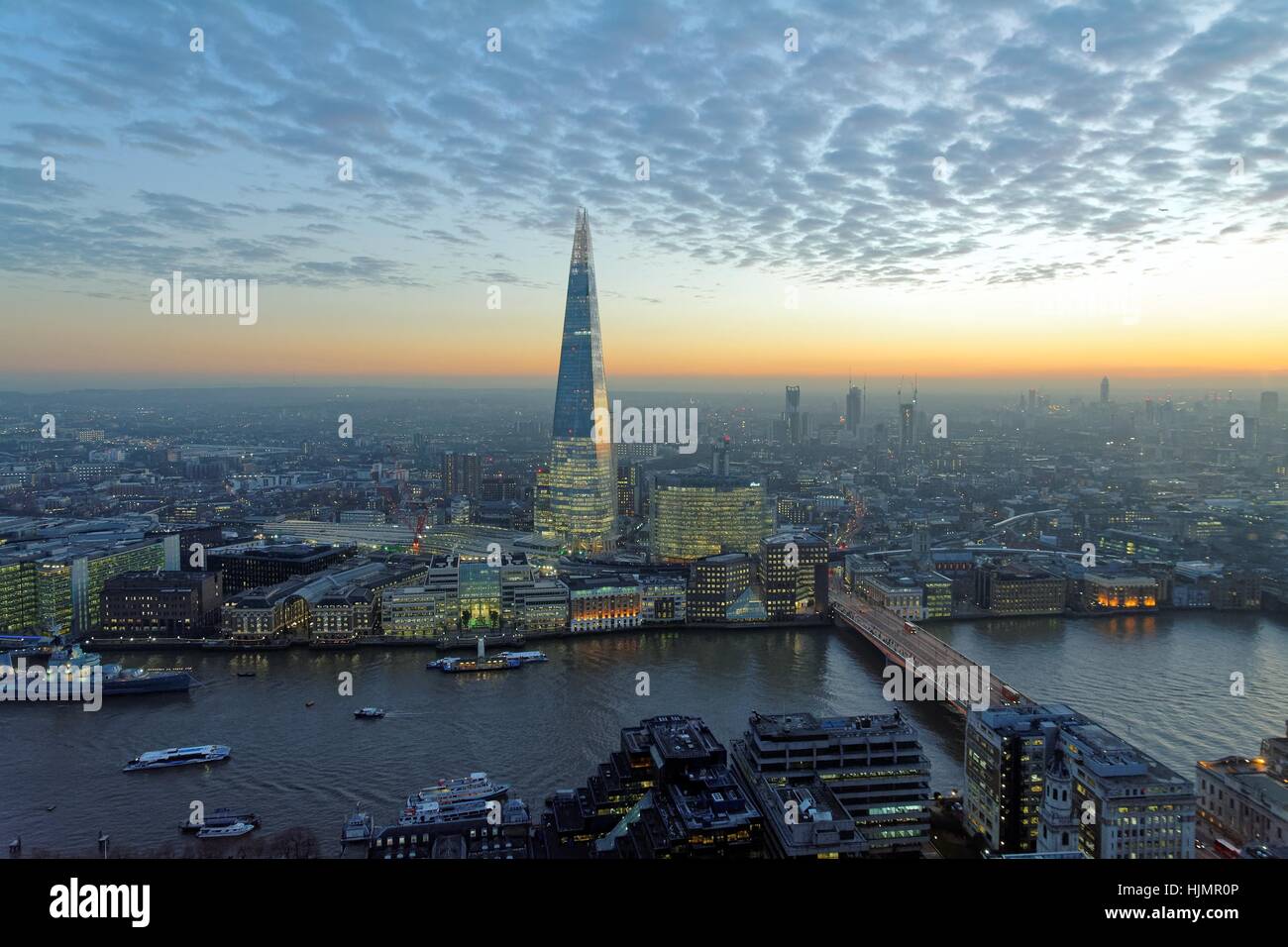 Hohen Aussichtspunkt von The Shard in der Abenddämmerung, London UK Stockfoto