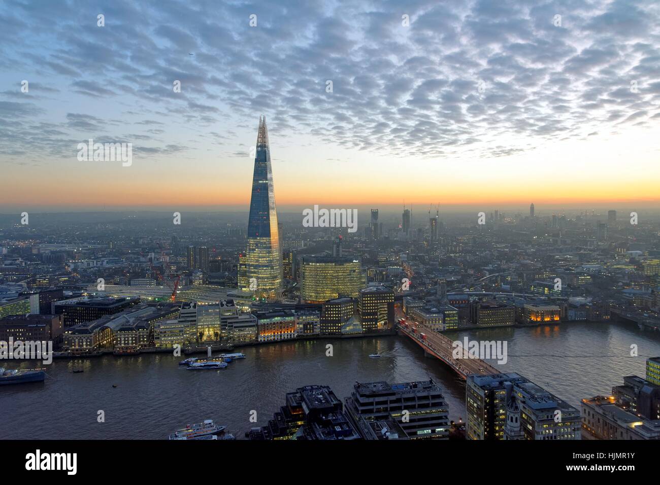 Hohen Aussichtspunkt von The Shard in der Abenddämmerung, London UK Stockfoto