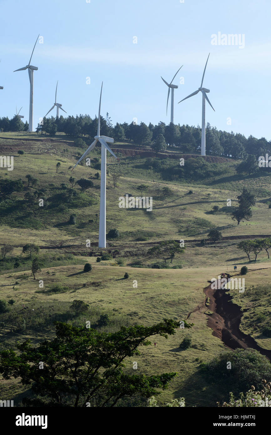 Kenia, Nairobi, Ngong Hills, 25,5 MW Wind Power Station mit Vestas und Gamesa Windturbinen im Besitz und wird betrieben von KENGEN Kenia Strom Generating Company / KENIA, Ngong Hills Windpark, Betreiber KenGen Kenia Strom Generating Company Mit Vestas Und Gamesa Windkraftanlagen Stockfoto