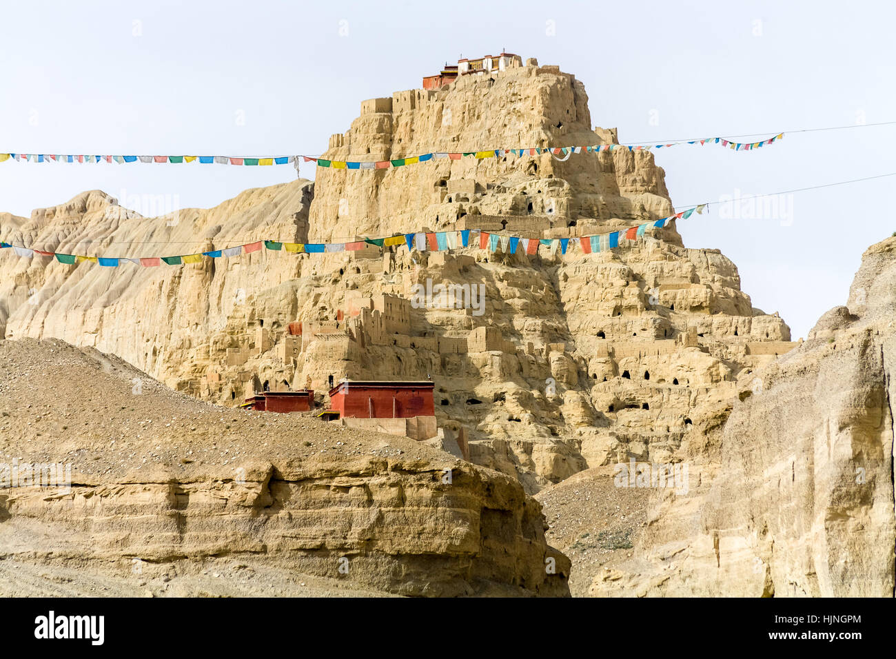 Ruinen von Tsaparang, „verlorene Stadt“, das alte Guge-Königreich in Tibet (es wird angenommen, dass es im frühen 10. Jahrhundert entstanden ist). Tibet. China. Stockfoto