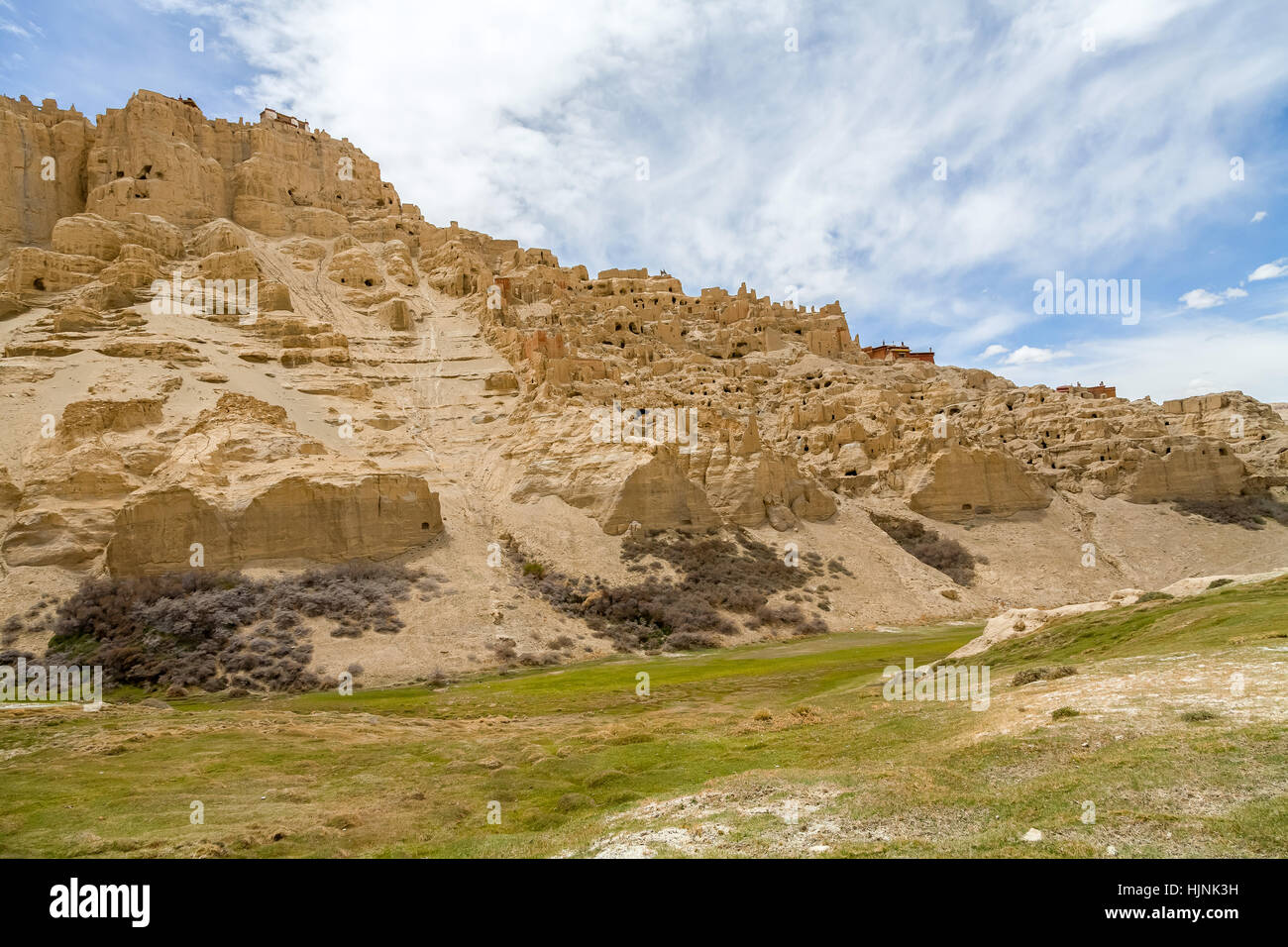 Ruinen von Tsaparang, „verlorene Stadt“, das alte Guge-Königreich in Tibet (es wird angenommen, dass es im frühen 10. Jahrhundert entstanden ist). Tibet. China. Stockfoto