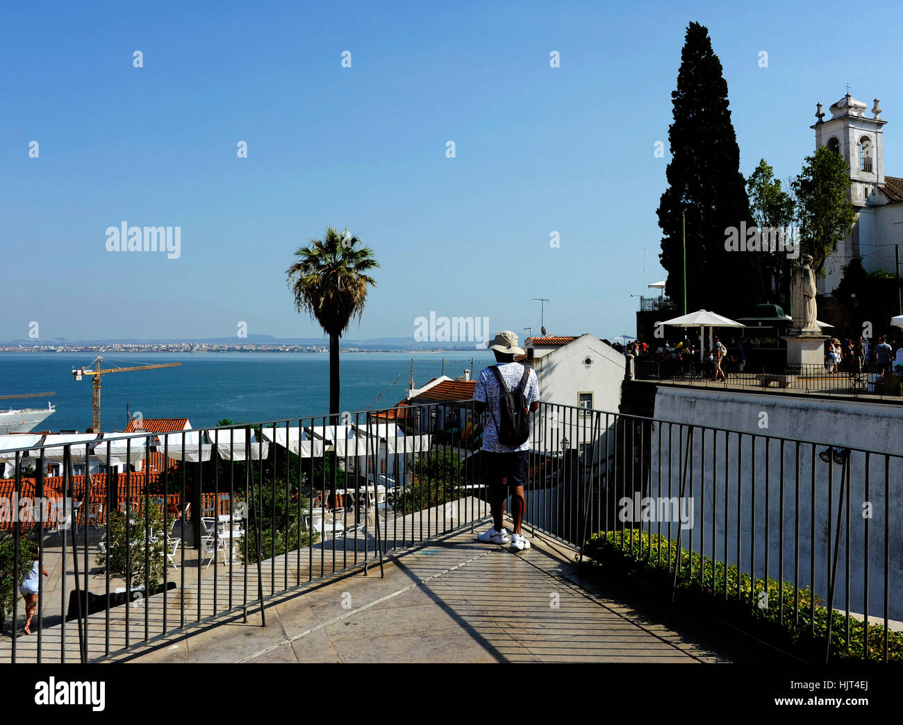 Die Kirche Igreja de Santa Luzia Miradouro Portas Sol Aussichtspunkt Santa Apolonia terminal, Alfama, Lissabon, Lissabon, Portugal Stockfoto