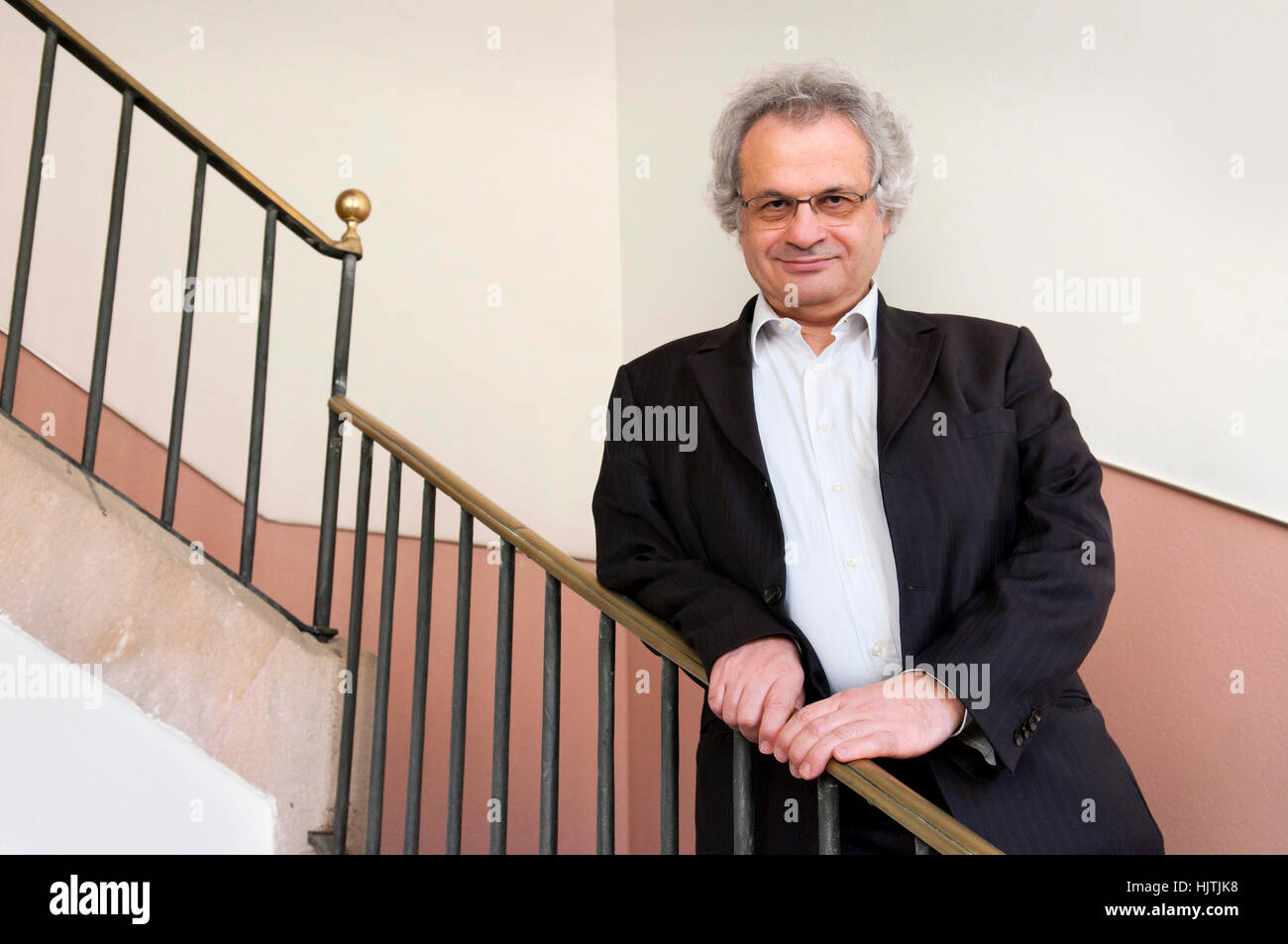 Amin Maalouf, Schriftsteller (geb. 25. Februar 1949) ist ein libanesischer geboren französischer Autor, der seit 1976 in Frankreich gelebt hat. Stockfoto