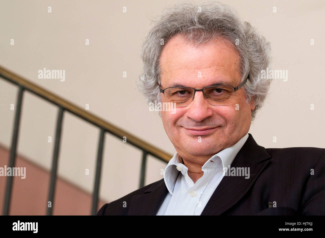 Amin Maalouf, Schriftsteller (geb. 25. Februar 1949) ist ein libanesischer geboren französischer Autor, der seit 1976 in Frankreich gelebt hat. Stockfoto