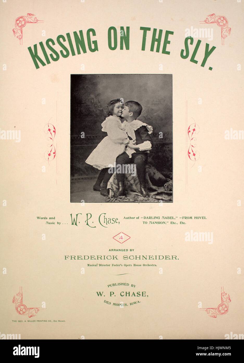 Noten zu decken Bild des Liedes "Kissing auf die listige", mit ursprünglichen Autorschaft Noten reading "Worte und Musik von WP Chase arrangiert von Frederick Schneider, musikalischer Leiter Fosters Opera House Orchestra", 1895. Der Verlag als "W.P Chase" aufgeführt ist, die Form der Komposition ist "strophische mit Chor", die Instrumentierung ist "Klavier und Stimme", die erste Zeile lautet "vor langen Jahren, als ich jung war, und ein kleiner Junge", und der Abbildung Künstler wird als "Geo. A. Miller Printing Co., Des Moines; Unattrib. Foto von nicht identifizierten Kinder ". Stockfoto