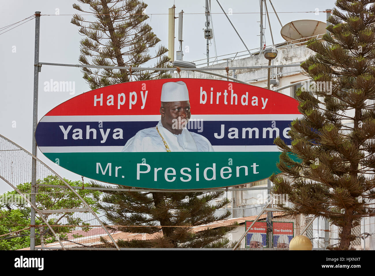 Geburtstag-Zeichen für Präsident Yahya Jammeh auf Unabhängigkeit Weg, Banjul, Gambia Stockfoto