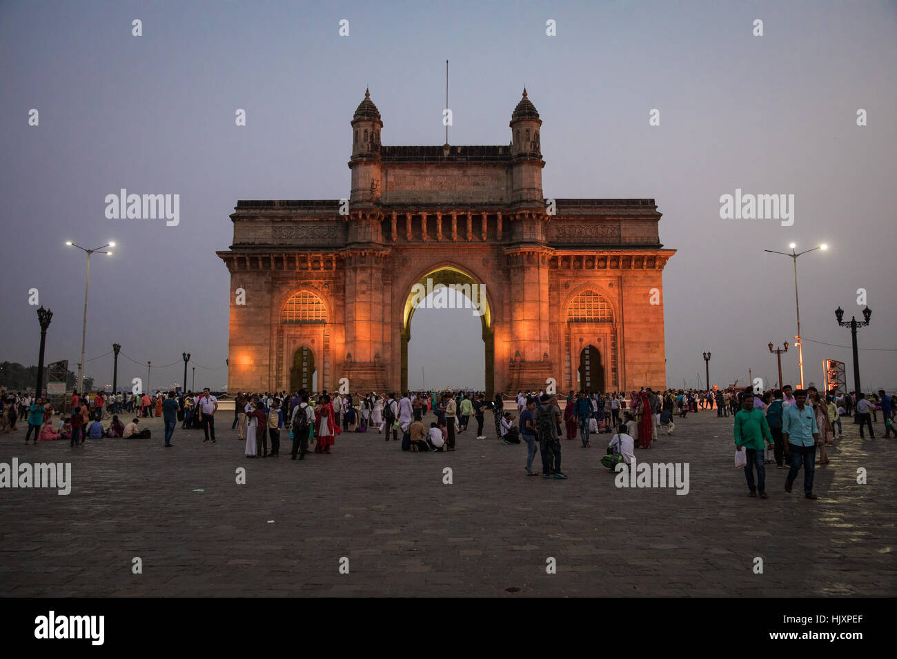 Das Tor nach Indien auf der Strandpromenade in Colaba, Mumbai (Bombay), Indien. Stockfoto