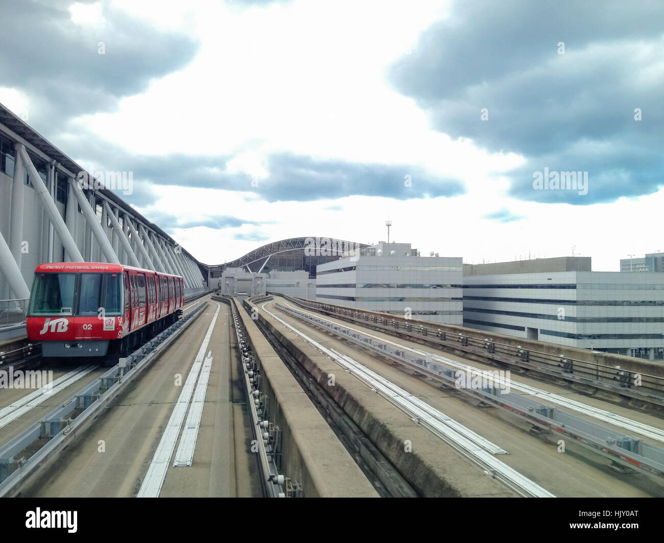 Eine Einschienenbahn am Kansai International Airport in Osaka, Japan. Stockfoto