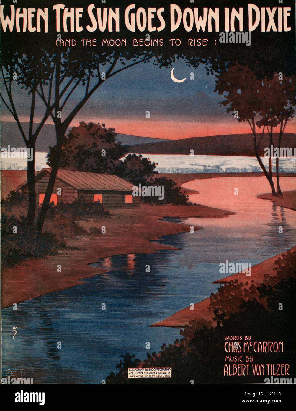 Noten-Cover-Bild des Songs "Wenn the Sun Goes Down in Dixie (und der Mond beginnt zu steigen)", mit ursprünglichen Autorschaft Noten lesen "Worte Chas McCarron Musik von Albert Von Tilzer", USA, 1917. Der Verlag als "Broadway Music Corporation, Will Von Tilzer, Präsident, 145 West 45th St." aufgeführt ist, die Form der Komposition ist "strophische mit Chor", die Instrumentierung ist "Klavier und Stimme", liest die erste Zeile "vor kurzem erhielt ich heute einen Hinweis, es musste eine lange, weit ', und der Abbildung Künstler als"Andre C. De Takacs"aufgeführt ist. Stockfoto