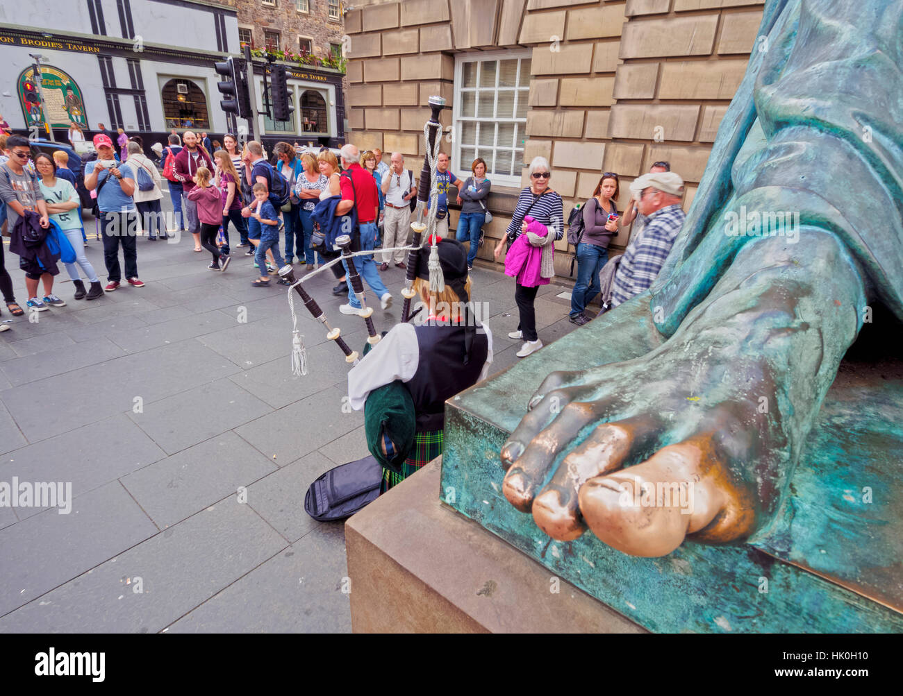 Fringe Festival auf der Royal Mile, Altstadt, Edinburgh, Lothian, Schottland, Vereinigtes Königreich Stockfoto