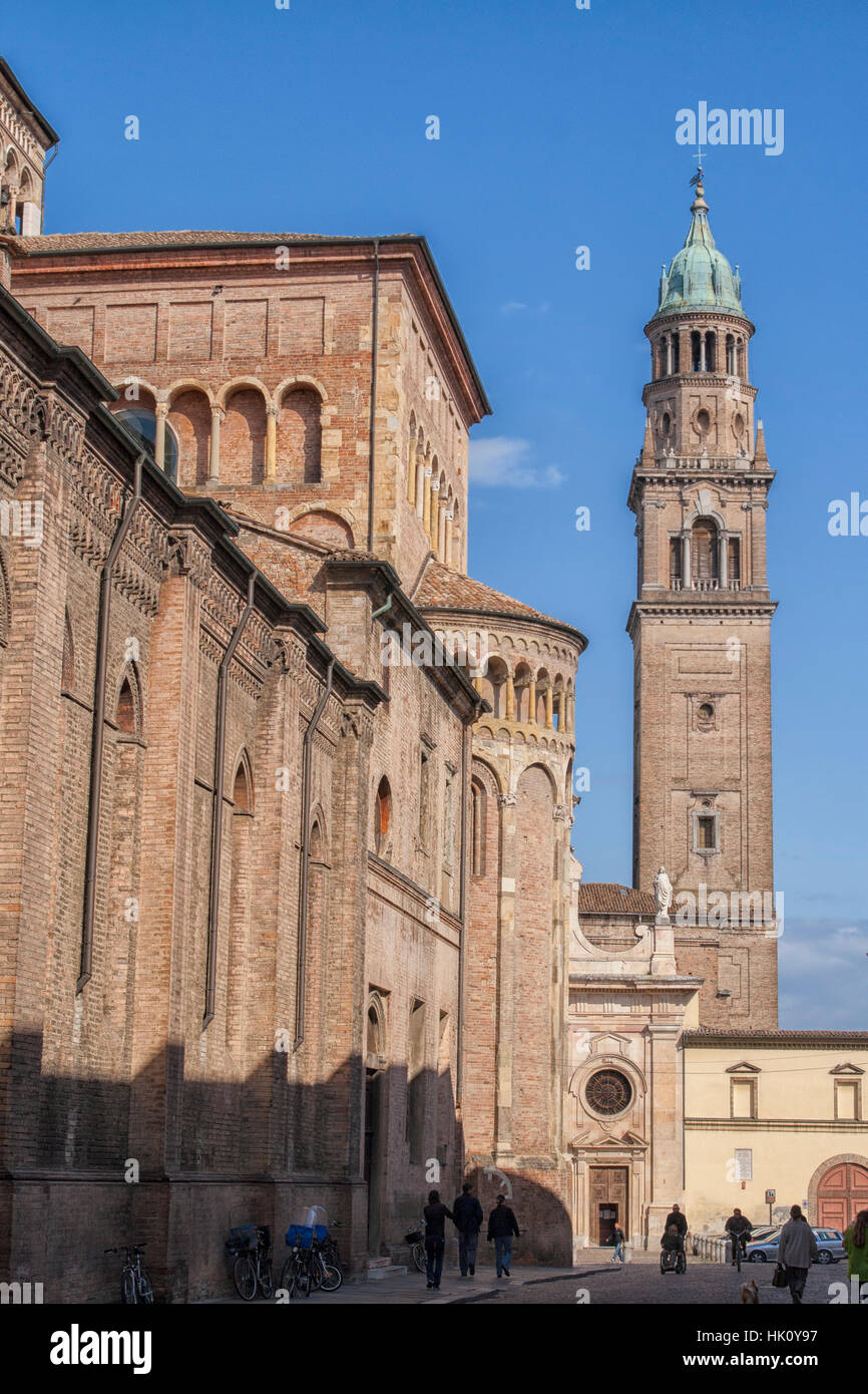 Hauptplatz der Stadt, mit dem Dom und seinen Baptisterium in Parma Stockfoto