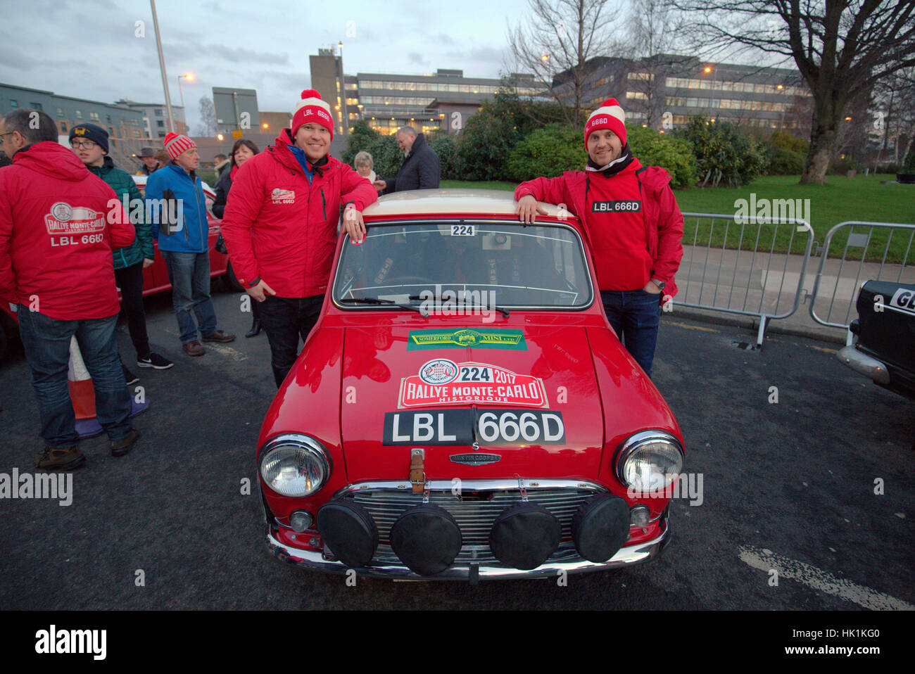 Paisley, Schottland. 25. Januar 2017. Paisley ist einmal der einzige UK Anfangspunkt für das Jahr 2017 Rallye Monte Carlo. Bildnachweis: Gerard Fähre/Alamy Live-Nachrichten Stockfoto