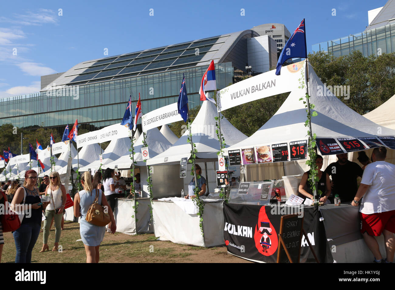 Sydney, Australien. 4. Februar 2017. Der serbische Festival Sydney abgehaltenen Tumbalong Park, Darling Harbour, Vitrinen traditionelle serbische Kultur und Kulinarik. Bildnachweis: Richard Milnes/Alamy Live-Nachrichten Stockfoto