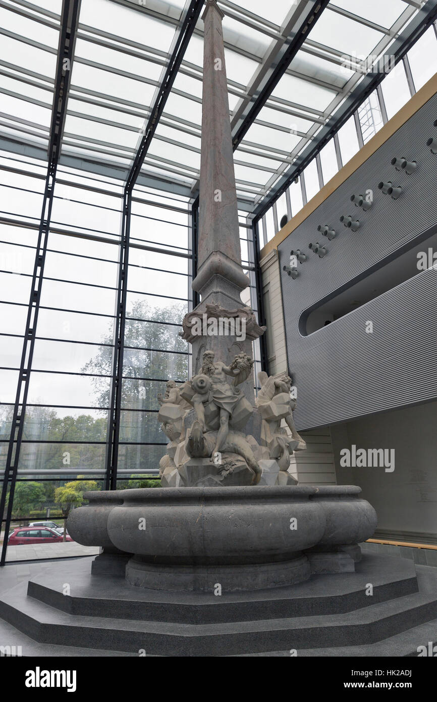 LJUBLJANA, Slowenien - 4. September 2015: Original Robba Brunnen (1751), der Brunnen der drei Krainer Flüsse - Ljubljanica, Save und Krka b Stockfoto